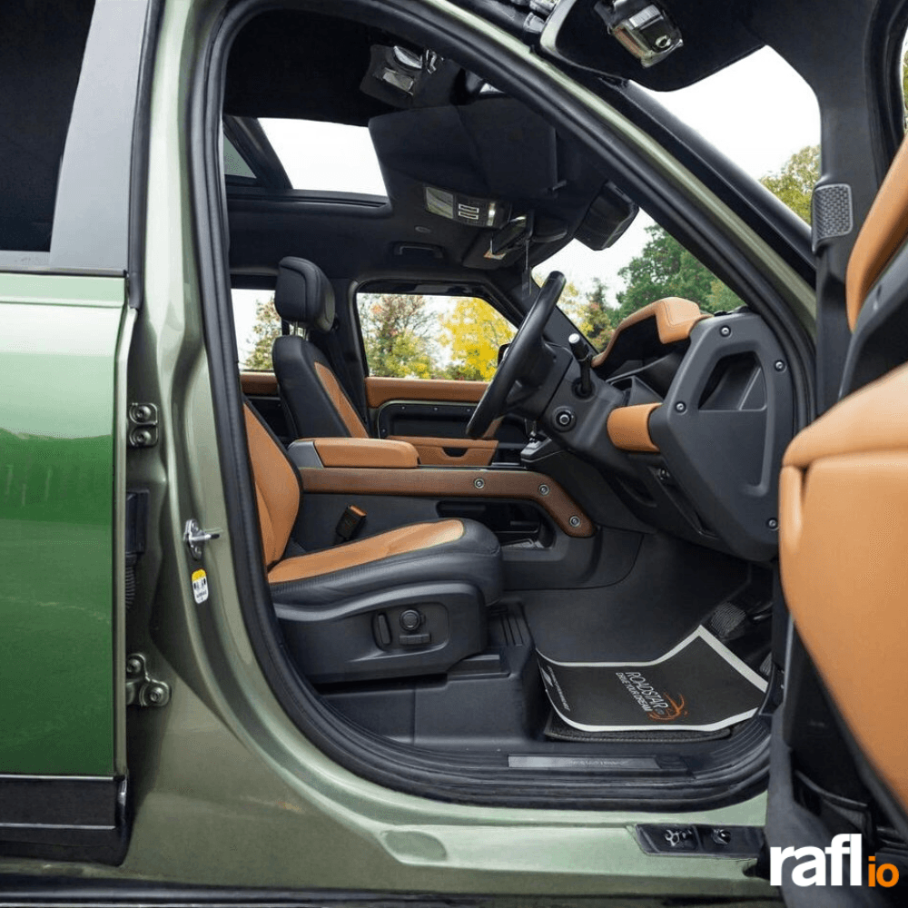 Green Land Rover Defender - Image #4